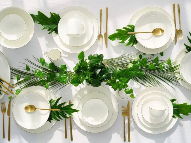 zastawa stołowa z góry