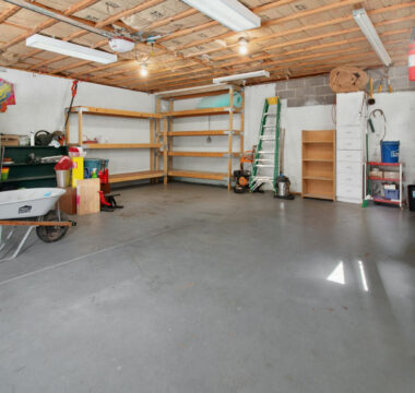 Samodzielna wymiana opon w przydomowym garażu – poradnik krok po kroku