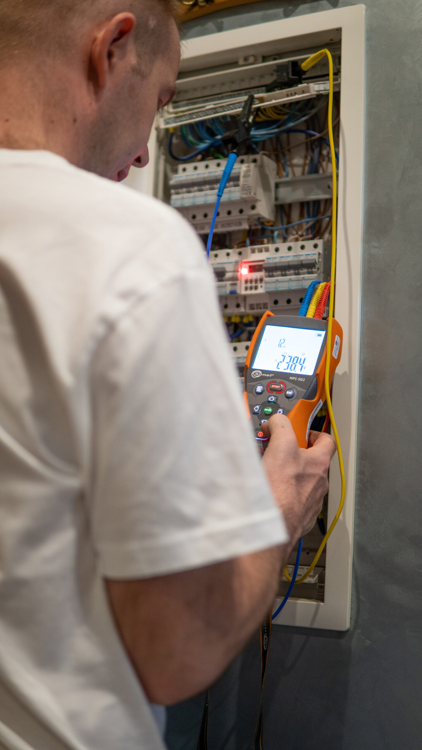 Elektryk Wrocław wykonuje pomiary instalacji elektrycznych