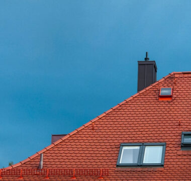 Podbitka – funkcjonalne i estetyczne wykończenie dachu