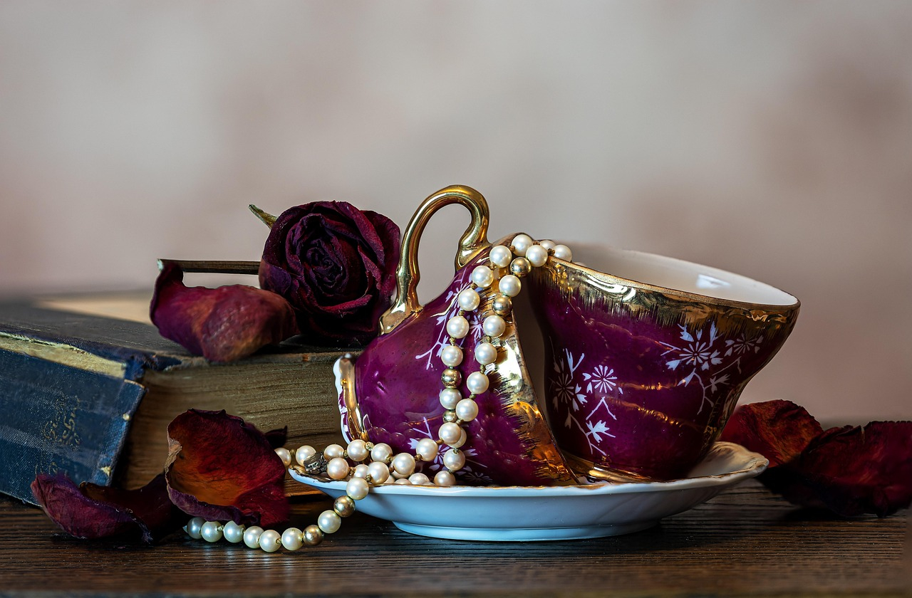 Jak wybrać idealne kubki i filiżanki do domu? Praktyczny przewodnik dla miłośników pięknych wnętrz