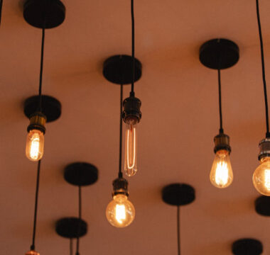 Jak wybrać plafony LED do małych pomieszczeń?