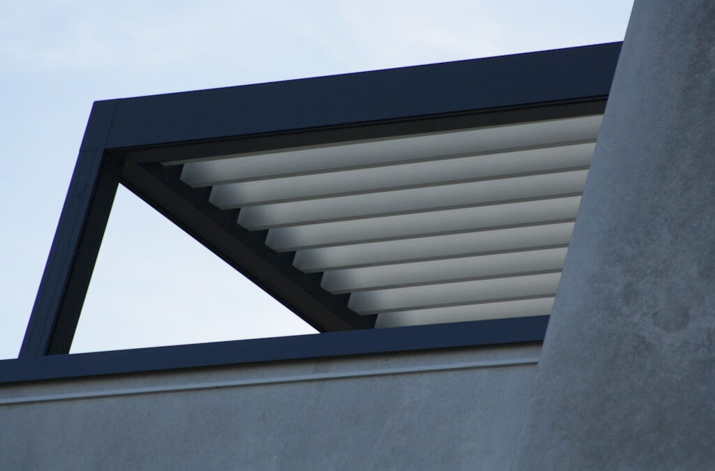 Pergola, markiza czy dach szklany – jakie zadaszenie tarasu wybrać?
